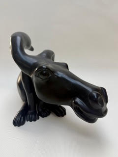 Lapâne Noir Sculpture en résine noir représentant Mixte entre un lapin et un âne